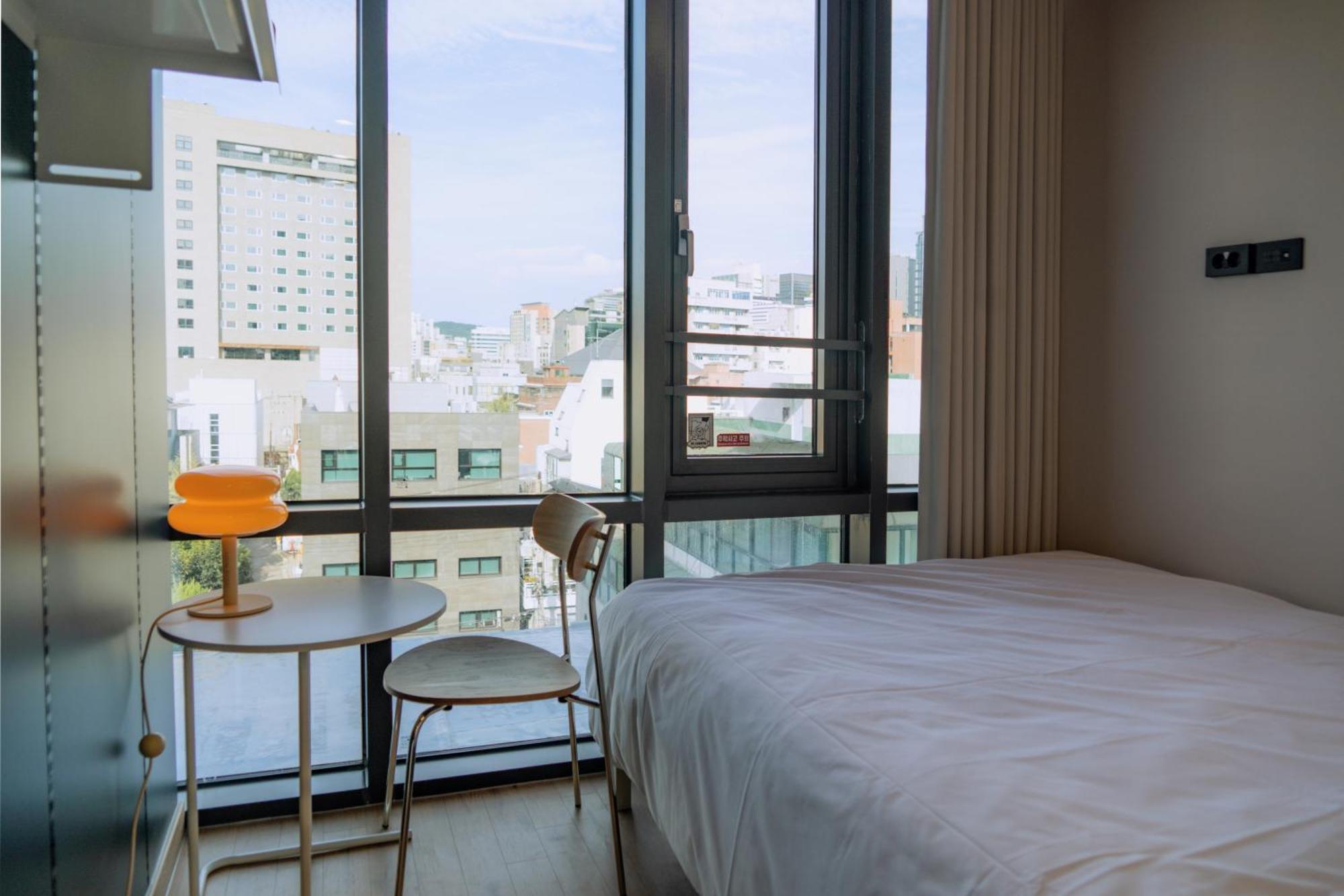 Local Stitch Creator Town Seogyo Hotel Seoul Bilik gambar
