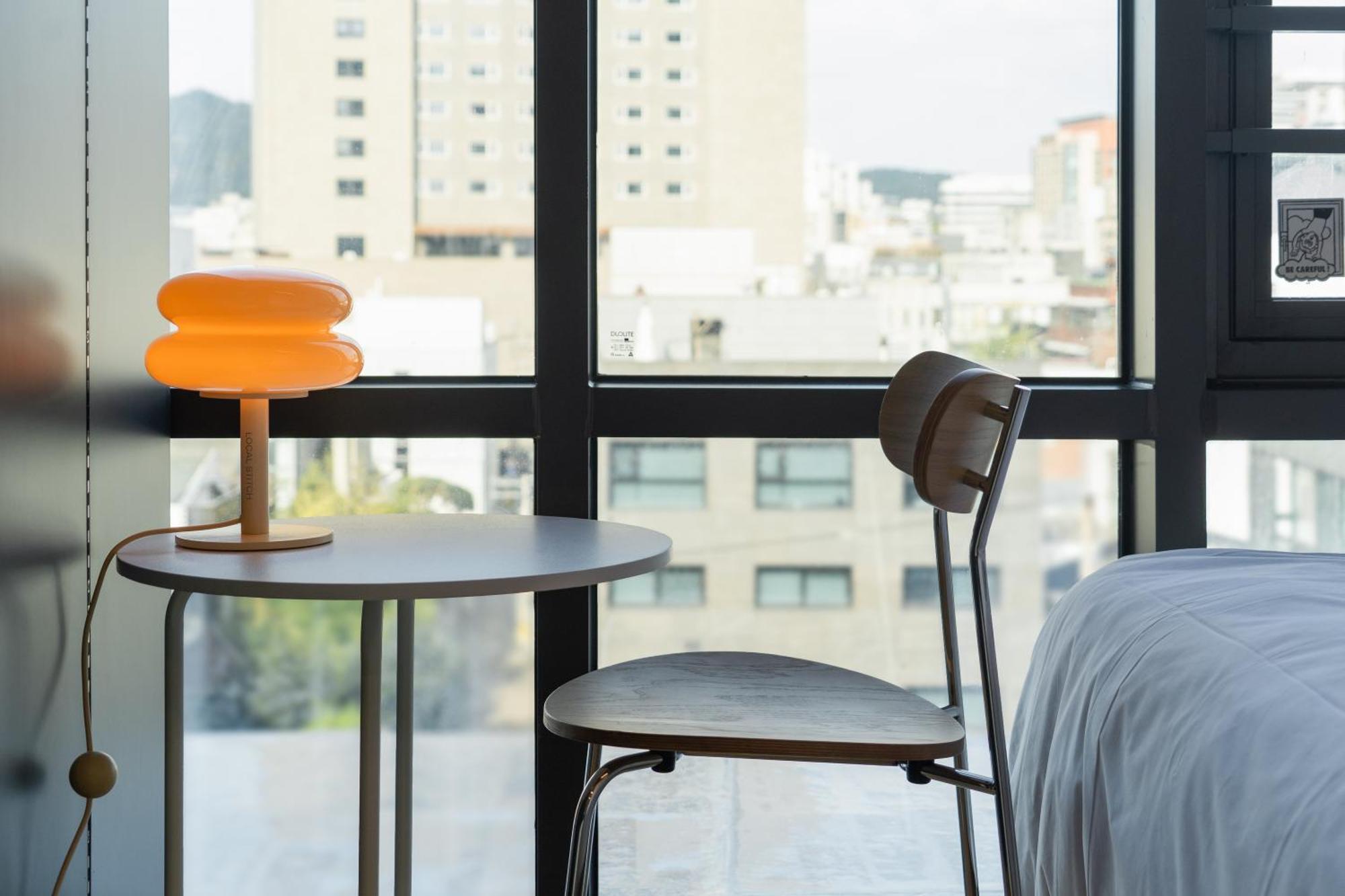 Local Stitch Creator Town Seogyo Hotel Seoul Bilik gambar